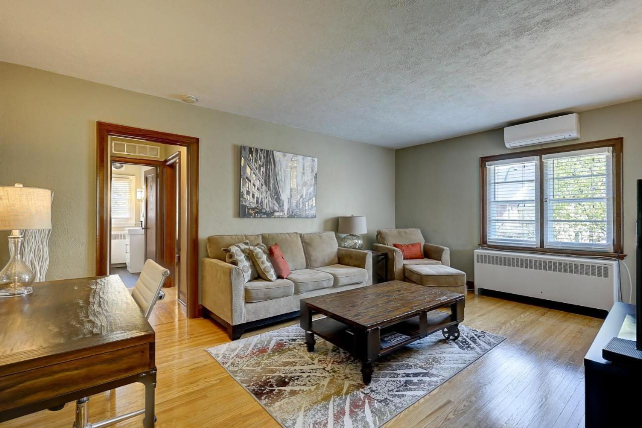 Appartamento Parkside House Barrie Esterno foto