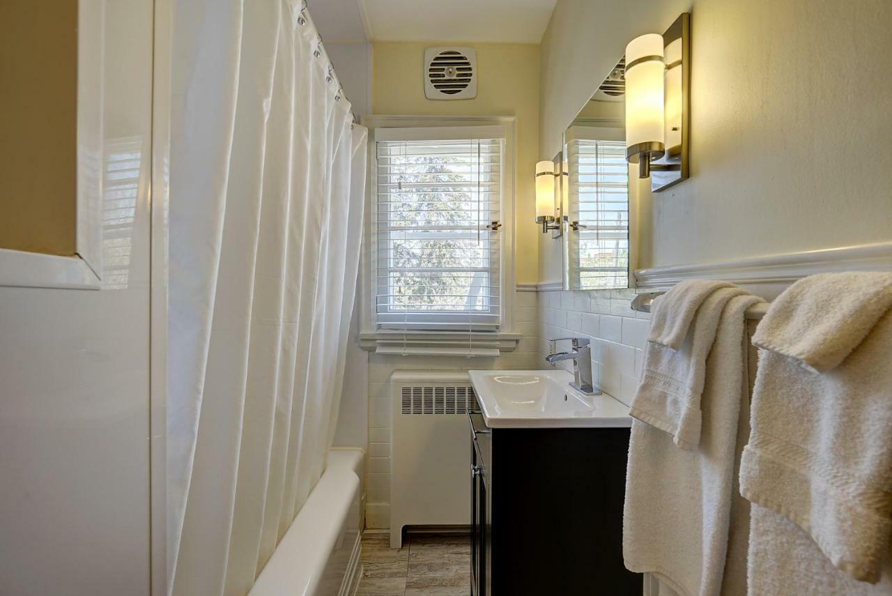 Appartamento Parkside House Barrie Esterno foto